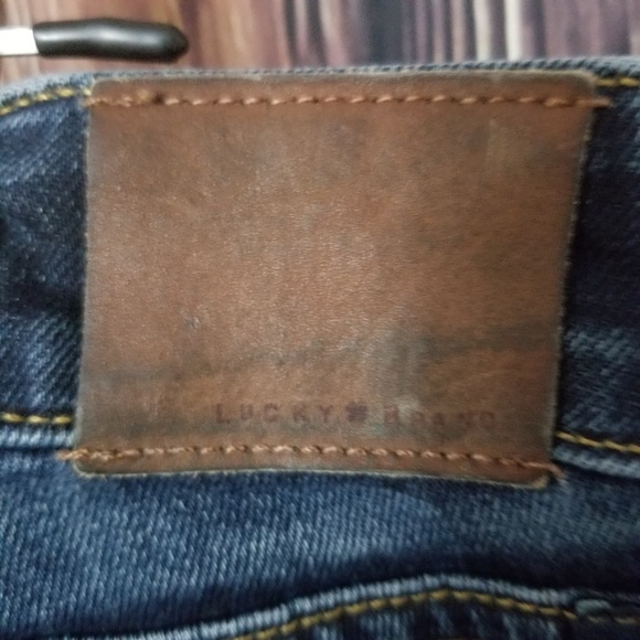Lucky Brand size 6r blue jeans. - Picture 4 of 5